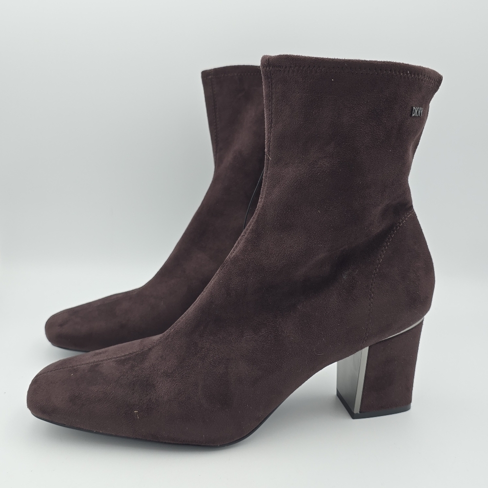 NIB DKNY Cavale Heeled Ankle Booties, Espresso (Brown Suede), Women's 10, NEW! - Picture 7 of 16
